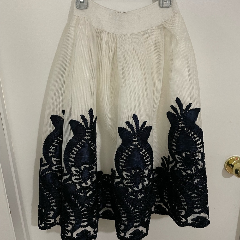 Elegant White and Black Lace Skirt
